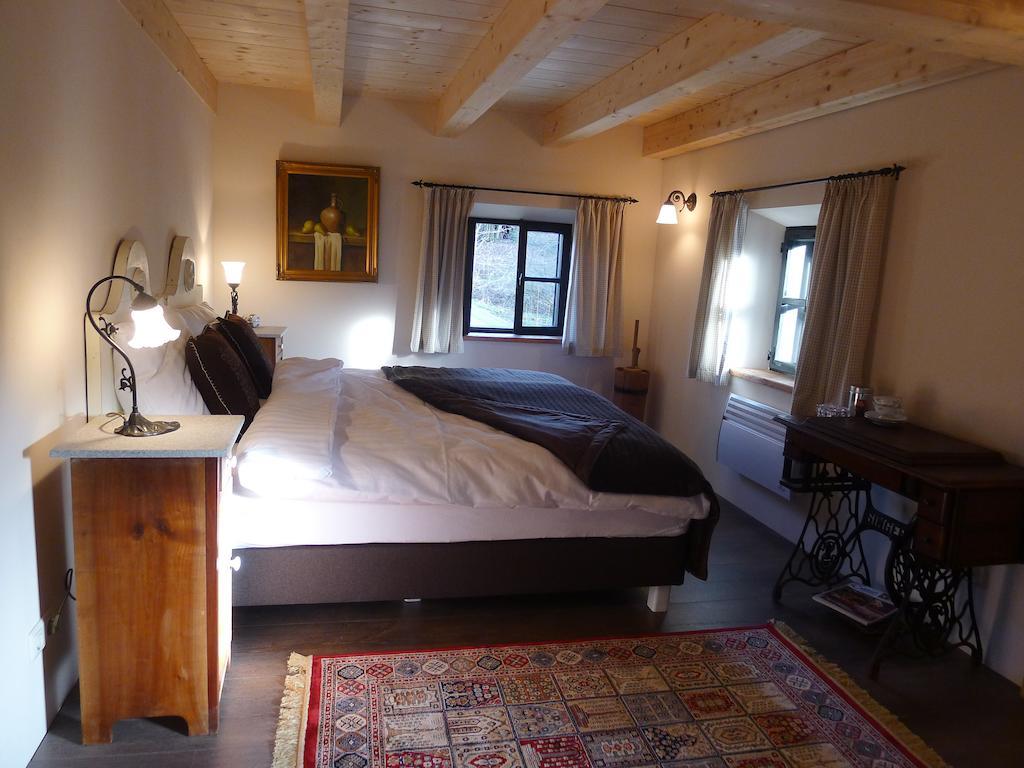 Heuholzmuehle Privatzimmer Elixhausen Rum bild